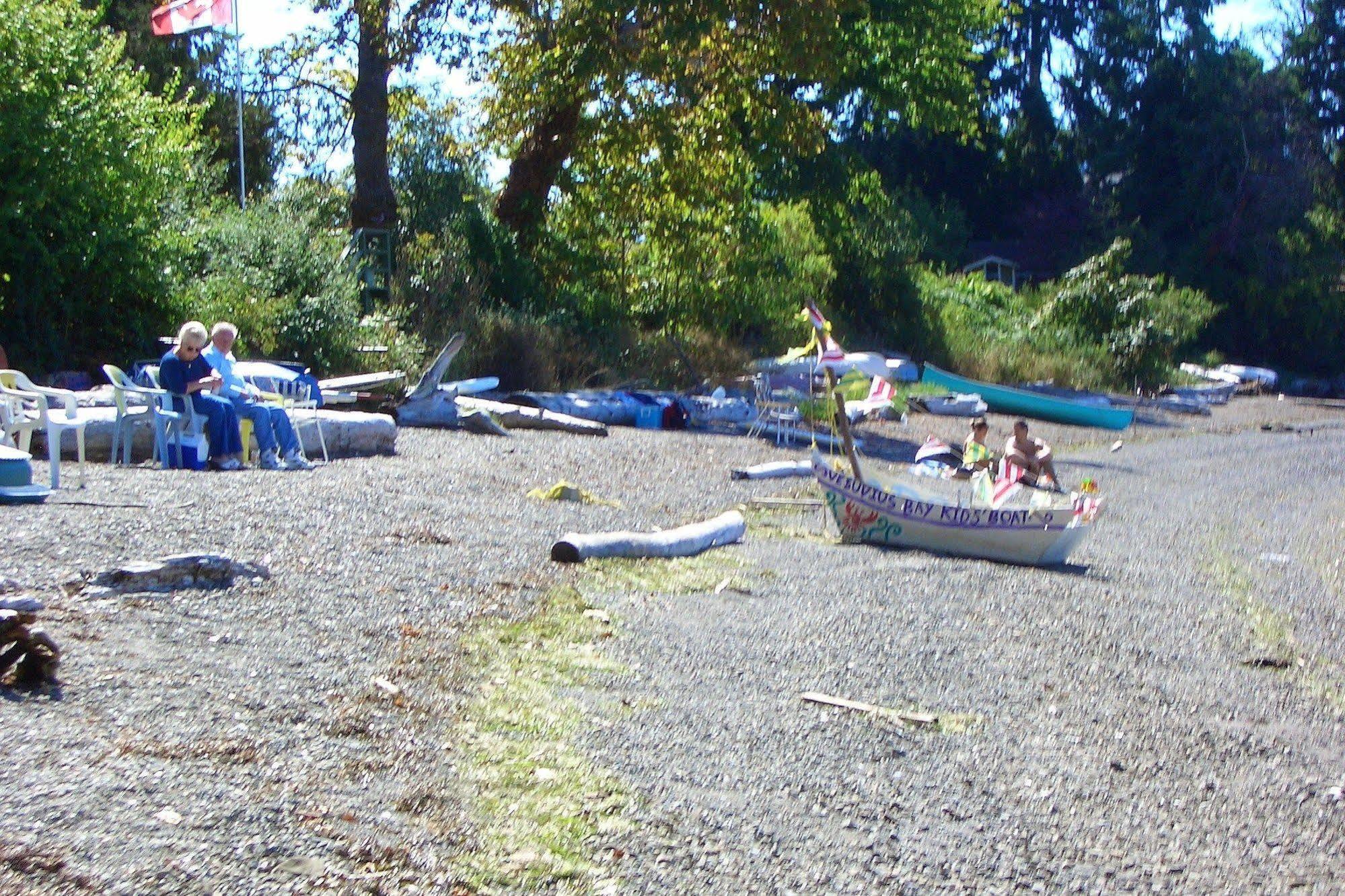 Beachfront At Vesuvius Ganges Exterior foto